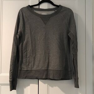 GAP Women's Gray Crewneck Sweatshirt